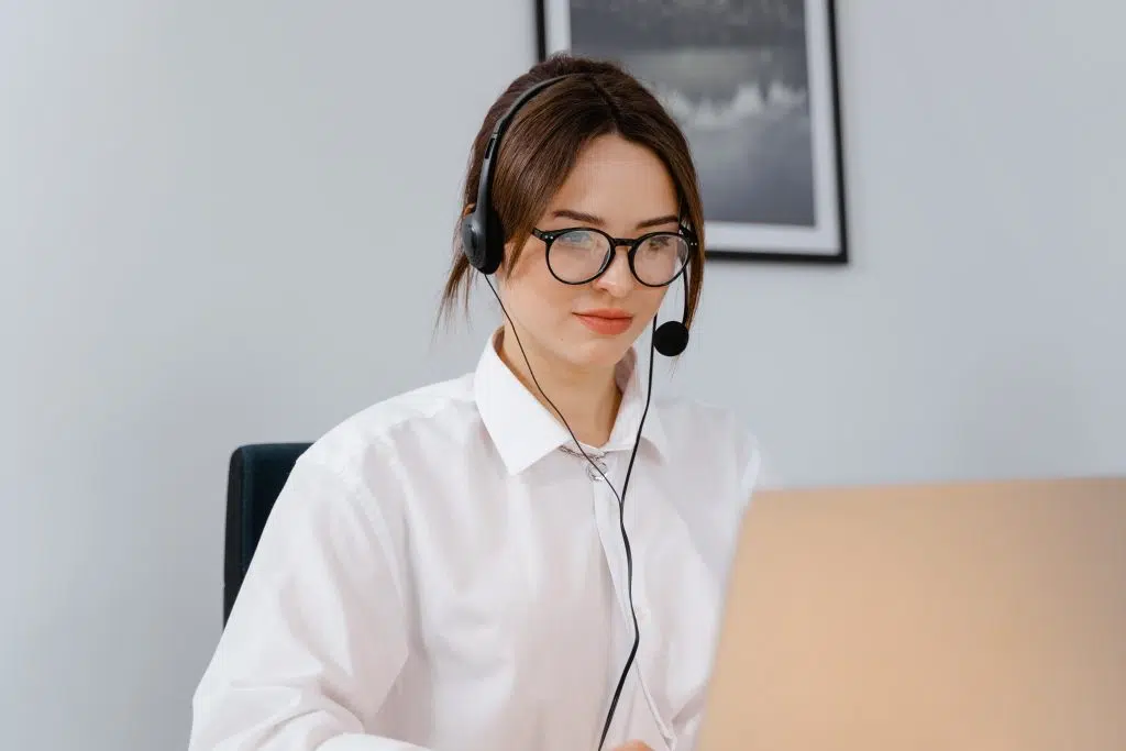 medical scribe virtual a woman wearing a headset