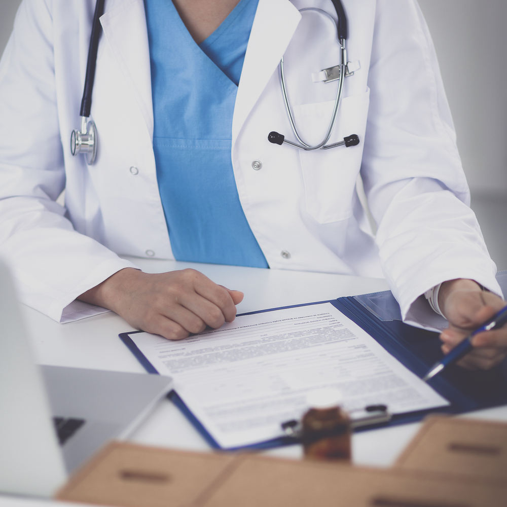 medical scribe virtual documenting patient records.