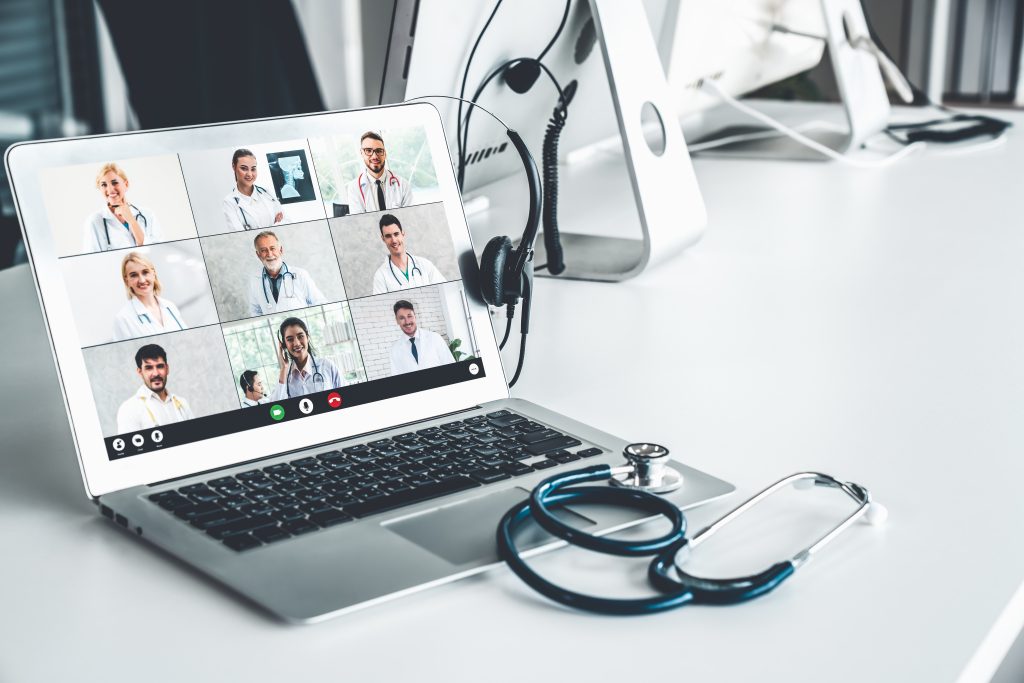 Telemedicine service online video call for doctor to actively chat with patient
